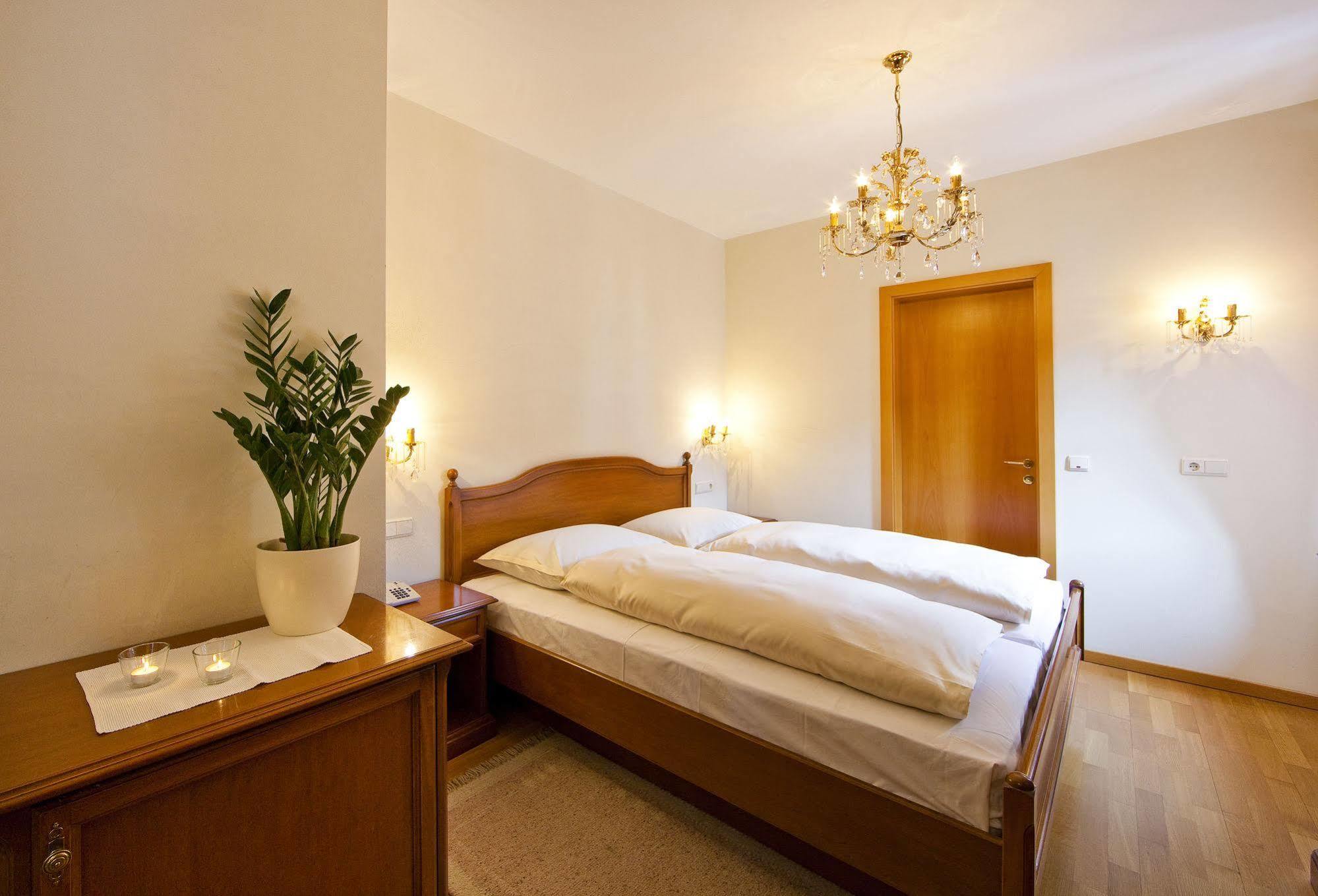 Hotel Tyrol Ora / Auer Экстерьер фото